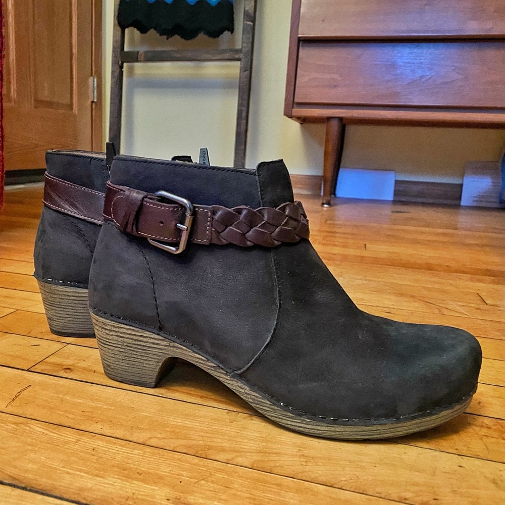 Dansko booties size 39